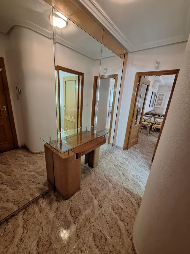 Acogedor Apartamento en Torrevieja, Ideal para Vivir — 8