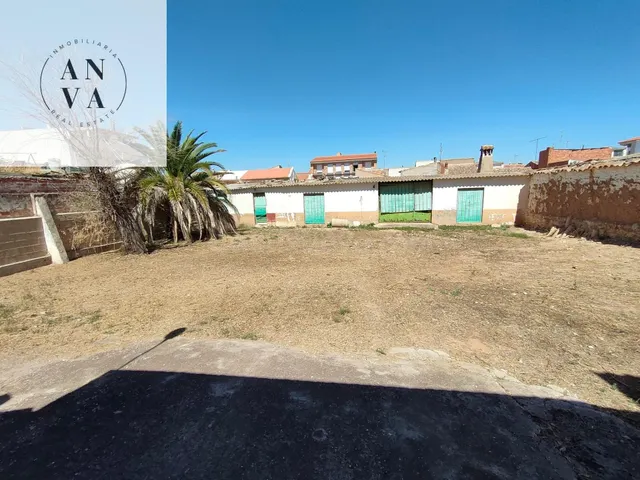 "Terreno con Casa para Reformar: Perfecto para Viviendas, Re - foto 3