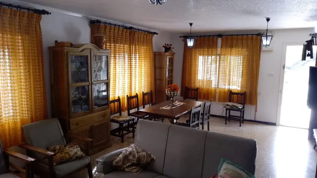 PRECIOSO CHALET EN MUY BUENA ZONA DE PETRER — 18