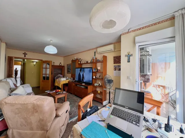 Espaciosa vivienda de 4 habitaciones y 2 baños rodeado de todos los servicios — 11