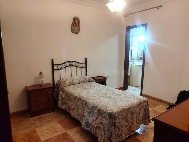 Casa de 4 dormitorios con garaje . Ideal inversores ¡¡¡ - foto 3