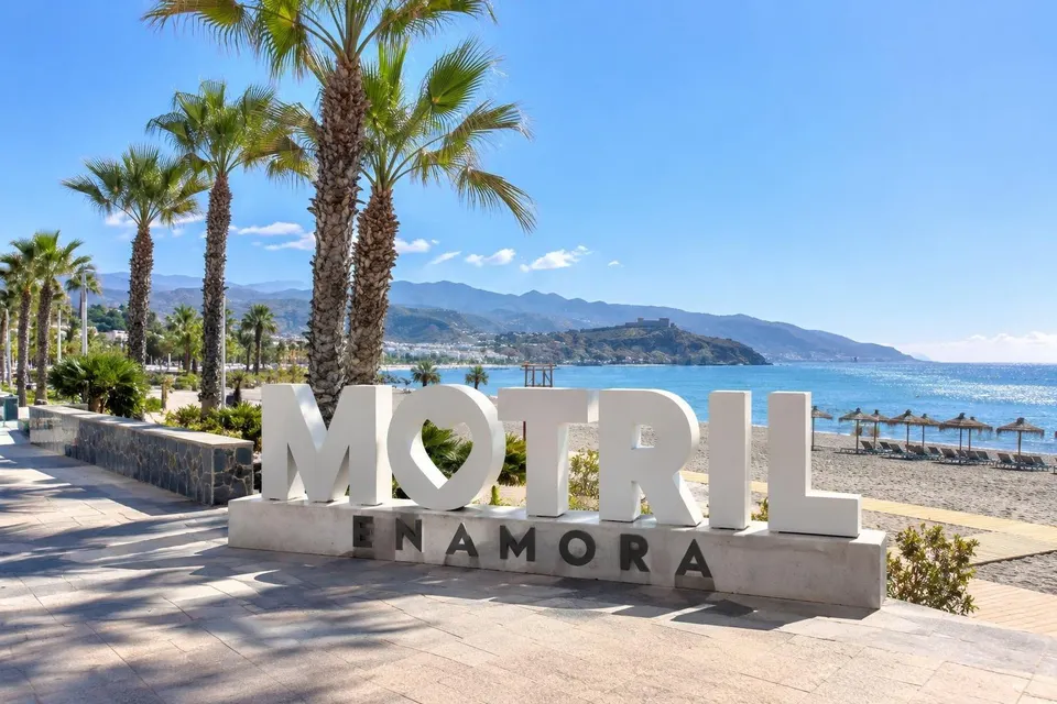 GRAN PISO/ATICO EN EL CENTRO DE MOTRIL  CON 183 M2