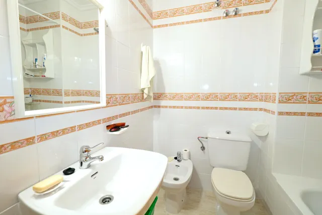 Encantador apartamento en Torrevieja, cerca del mar — 16