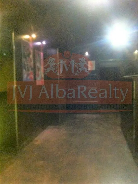 SE VENDE GRAN LOCAL EN EL CENTRO CON NEGOCIO DE HOSTELERIA INCLUIDO — 4