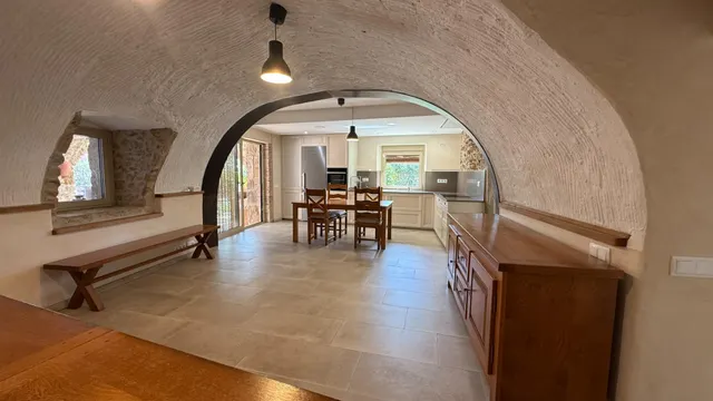 EXCLUSIVA CASA RÚSTICA CON JARDÍN, PISCINA Y VISTAS ABIERTAS — 15