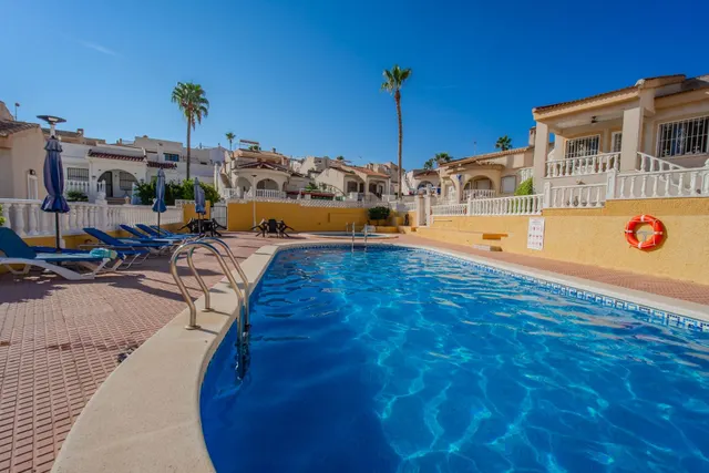 Chalet 2 habitaciones 82m² en venta - Costa blanca sur — 28