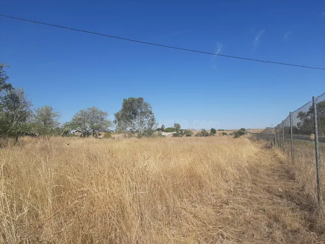 Terreno a pie de carretera en el Cruce del Gallo Casar de Cá - foto 3