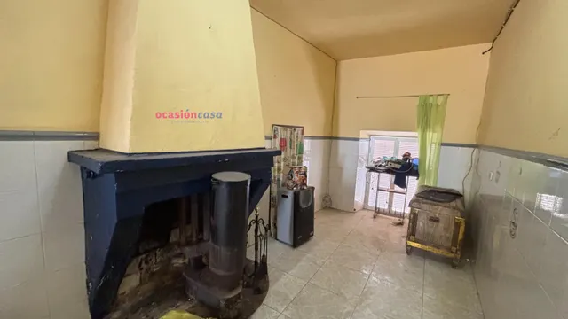 CASA CON PATIO Y TERRAZA A LA VENTA — 8