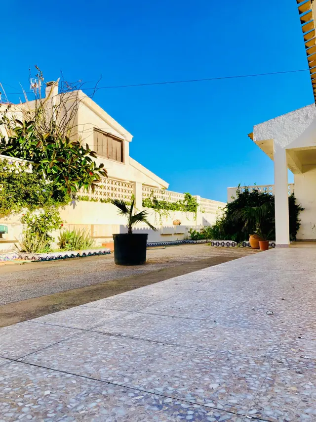 Villa en Guardamar. Primera línea con acceso directo a la playa — 39