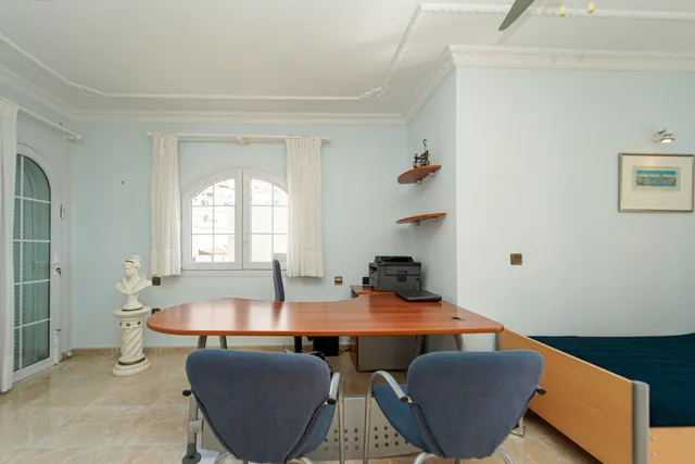 Elegante villa de 4 dormitorios en Arguineguín | Vistas panorámicas al mar, gran parcela y un potencial excepcional! — 35