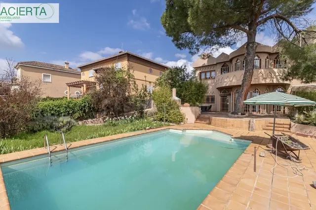 Espectacular casa independiente con piscina y grandes vistas - foto 2
