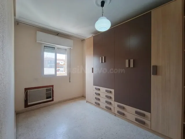 ¡Tu nuevo hogar te espera! Piso luminoso con balcón y excele - foto 4