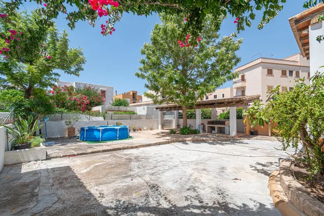 CHALET UNIFAMILIAR JUNTO A LA COSTA EN COLONIA DE SANT JORDI - foto 2