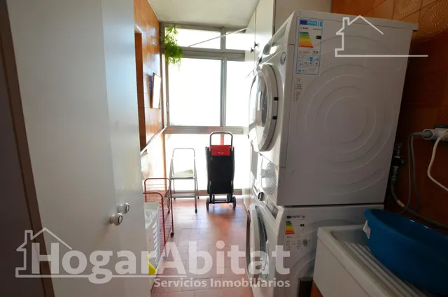 ALTO, AMPLIO Y EXTERIOR CON GARAJE Y BALCÓN, CERCA DE LA AV DE ALCOY — 12