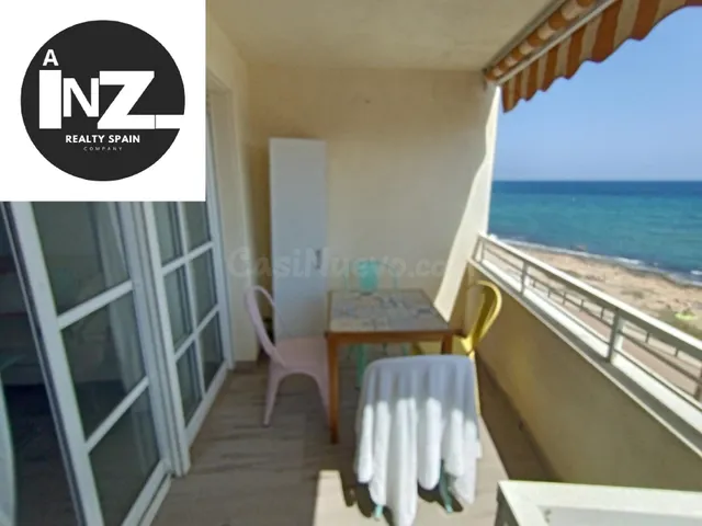 Se alquila precioso apartamento en primera línea de playa – 