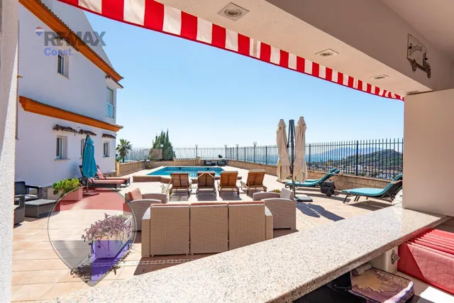 ESPECTACULAR VILLA CON VISTAS PANORÁMICAS EN LA CALA DEL MOR - foto 5