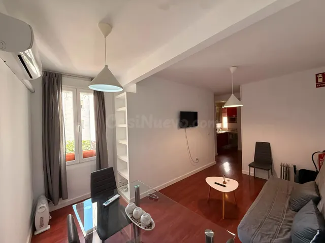 APARTAMENTO CON LICENCIA TURÍSTICA EN CALLE ALFAROS – PLENO 