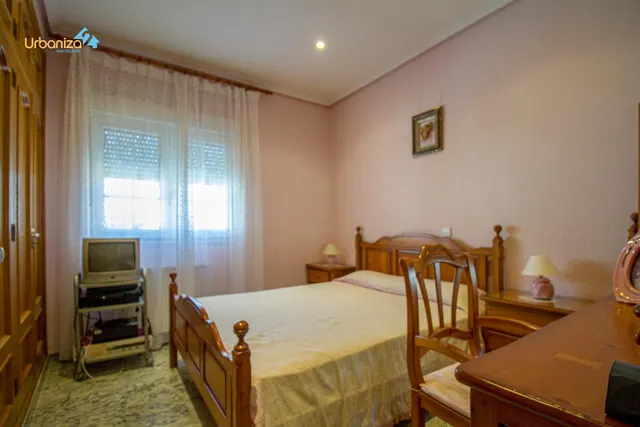 CHALET INDEPENDIENTE JUNTO AL VIEJO VIVERO EN BADAJOZ — 29