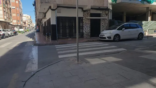 LOCAL COMERCIAL CENTRO Y PASEO MARITIMO. PUB OSCAR — 3