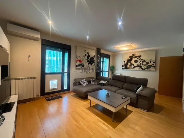 PISO CÉNTRICO CON TERRAZA - foto 3