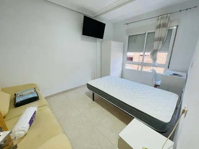Piso de 4 habitaciones  CON ASCENSOR — 2