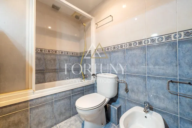 Casa adosada en venta en Passatge de Montbrió del Camp, Reus. — 36