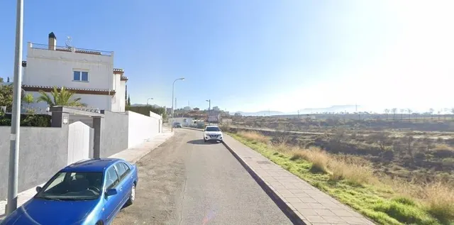 Suelo urbano en la Zubia, calle Gredos — 4