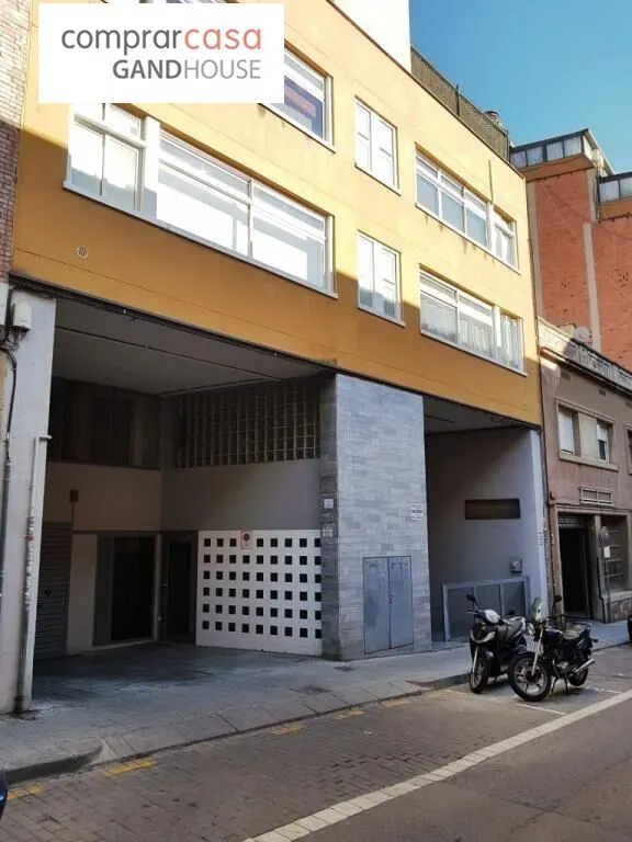Fantástico Local en Esplugues de Llobregat — 17