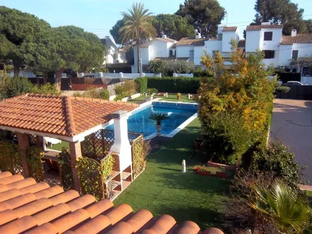 Chalet individual 5 hab. en Vilafortuny. Parcela 1.500 m2. Piscina. — 16