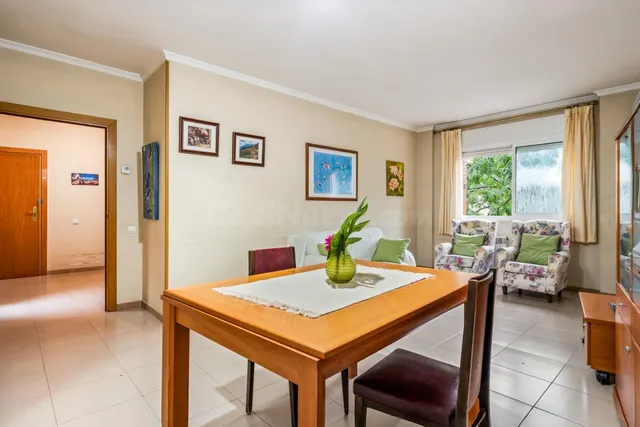 Piso 77m2., 3 Dormitorios, 2 Baños. Exterior con Patio y Asc - foto 4