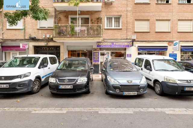 LOCAL COMERCIAL EN EL CHARCÓN — 4