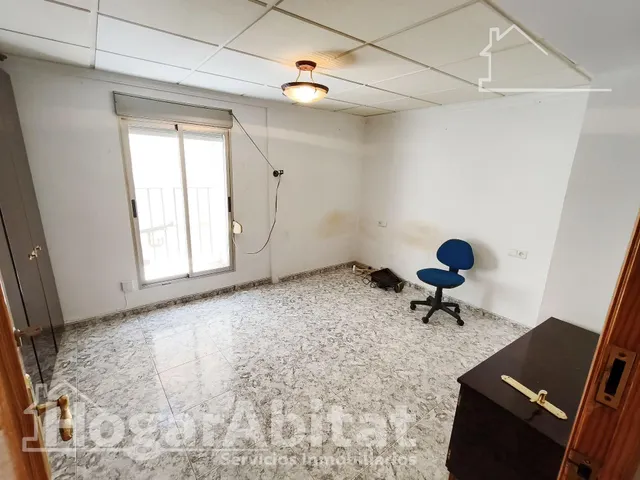 ¡PERFECTO PARA INVERTIR! CASA LUMINOSA Y ESQUINERA, CON LOCAL COMERCIAL — 20