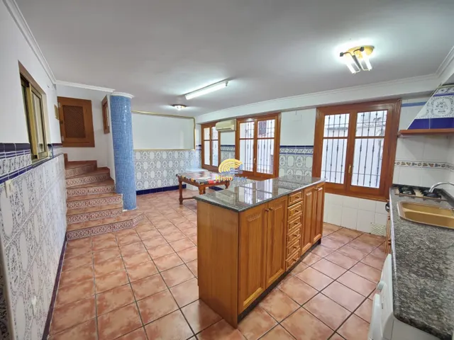 Encantadora Casa en el Casco Antiguo de Sagunto: Historia y Modernidad — 8