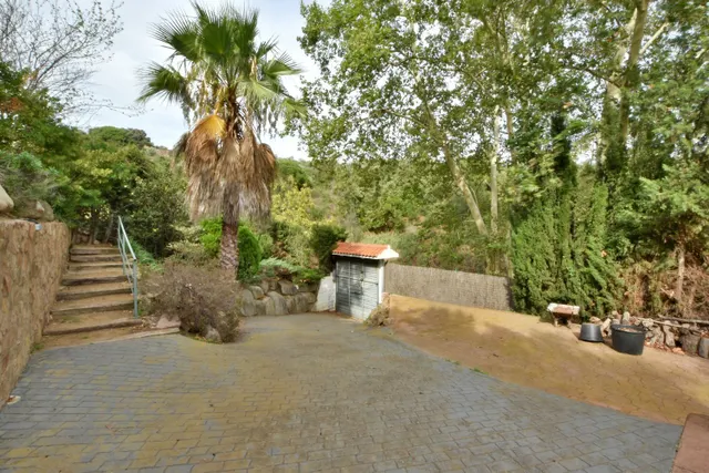 CASA EN VENTA EN PINEDA DE MAR — 24