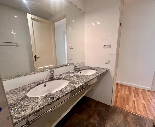 Piso Señorial en Balmes con  Doble Orientación — 31