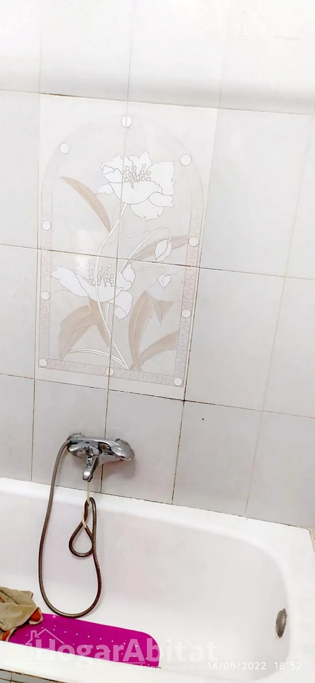 AMPLIA CASA CON MUCHA POSIBILIDAD Y TERRAZA — 36