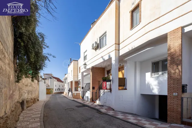 MARAVILLOSA CASA A POCOS MINUTOS DEL CENTRO DE LA ZUBIA - foto 3