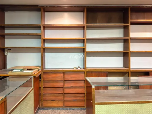 ? edificio con local comercial en venta en el centro de Lleida – ideal inversores — 7