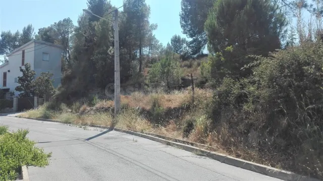 TERRENO EDIFICABLE EN NAVARCLES - foto 2