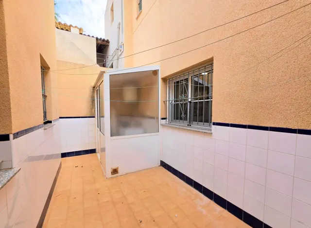 Se vende planta baja con 4 dormitorios y 3 baños en Cartagen - foto 5