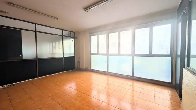 ¡OPORTUNIDAD ÚNICA, OFICINA CON ENTRADA INDEPENDIENTE, 80 m2, ESQUINA TOTALMENTE EXTERIOR, JUNTO A REINA VICTORIA! — 8