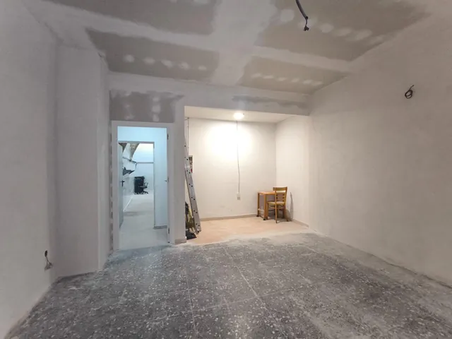 Local comercial con salida de humos en calle Nau, a escasos metros de la Catedral de Tarragona. — 6
