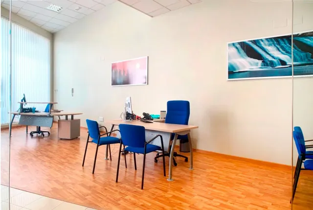 Magnífico local comercial junto a la Plaza Andalucía — 7