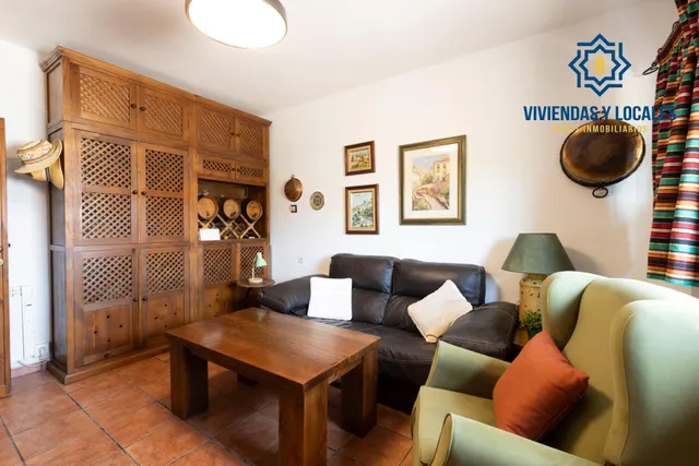 Chalet pareado con piscina, jardín y bonitas vistas a Granada en La Zubia — 14