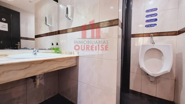 LOCAL COMERCIAL CON LICENCIA DE CAFETERÍA EN O COUTO — 11