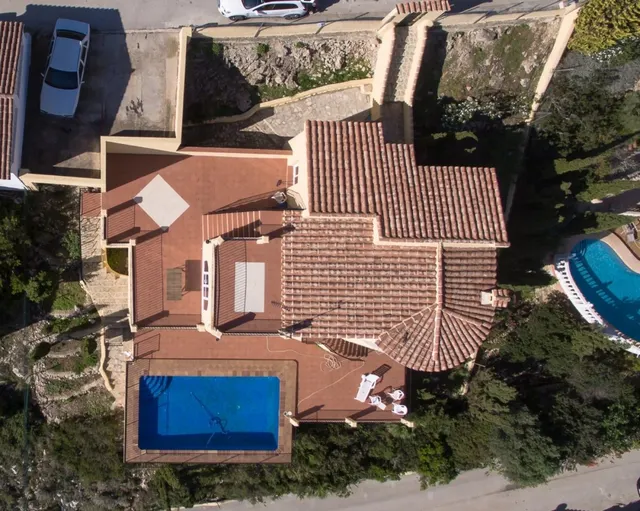 VILLA AUTÉNTICA ESPAÑOLA CON IMPRESIONANTE VISTA PANORÁMICA AL MAR — 34