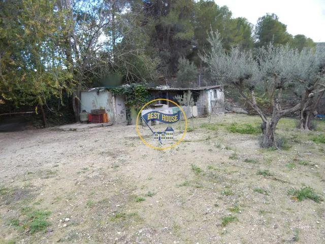 CASITA DE CAMPO EN ONTINYENT. — 33