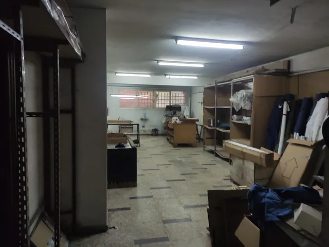 LOCAL EN PLENO CENTRO DE SANTIAGO — 8