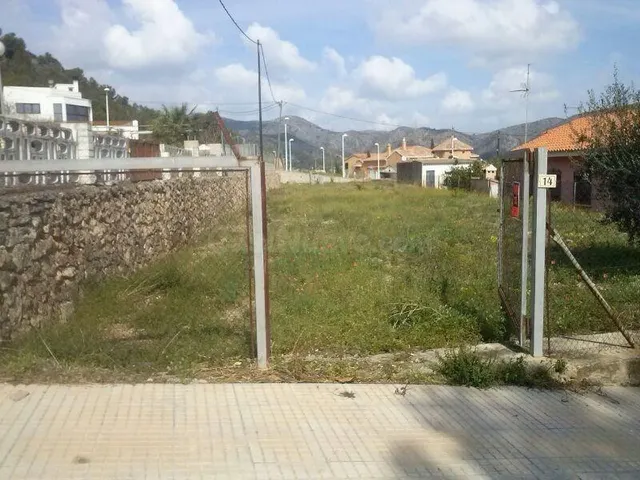 SOLAR SITUADO EN MARXUQUERA - foto 4