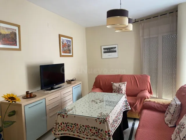OPORTUNIDAD DE PISO EN PLENO CENTRO DEL PUEBLO TODO EXTERIOR - foto 2